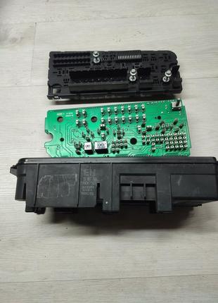 Блок запобіжників opel vectra c signum 13187504 eh