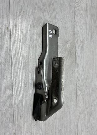 Петля капота права opel omega в 24439866, 1912307 9915039