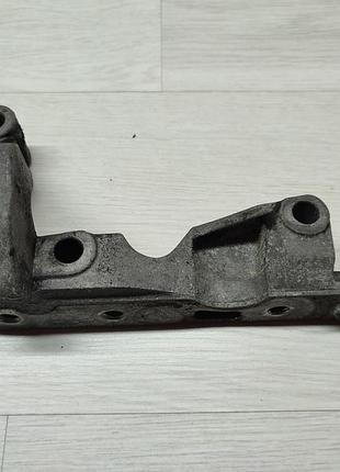 Кронштейн двигуна правий opel vectra c, опель вектра ц 2,0 - 2,2 dti. 9191145