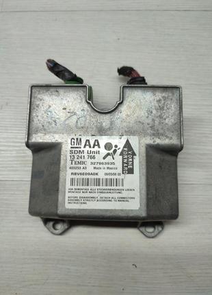 Блок подушки безпеки опель зафіра б 13241766 / opel airbek 13288173 блок подушки безпеки sdm