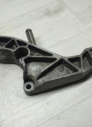 Кронштейн кріплення опори двигуна 24459820 opel zafira b 2.2 бензин
