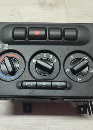 Блок керування пічкою 90589777 opel zafira