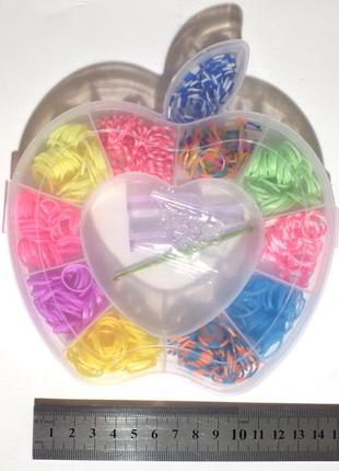 Набор резинок для плетения браслетов и поделок в коробке "яблоко"