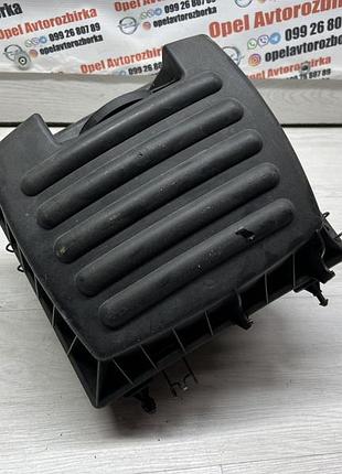 Корпус повітряного фільтра 2.5 tds m51 opel omega b.опель омега б 90528812