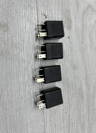 Автомобільне реле 24432680 gm 12v20a