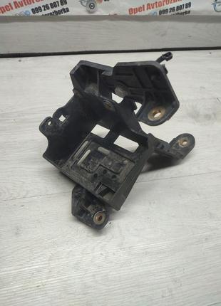Утримувач блоку abs 13214939 13214940 13149941 gm opel zafira b astra h