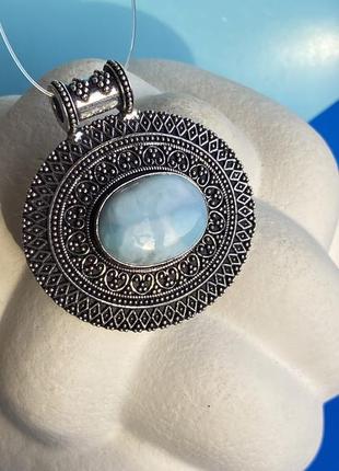 Підвісок з натуральним каменем ларимар в сріблі. натуральний ларимар кулон з ларимаром в сріблі. індія.