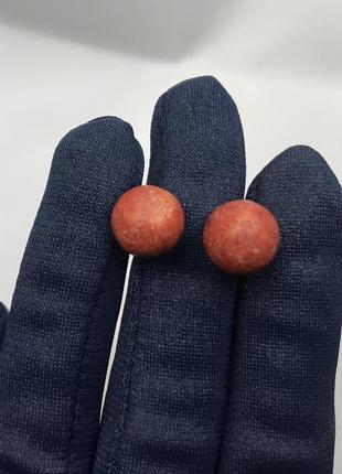 Коралл губчатый серьги пуссеты серьги гвоздики с натуральным кораллом.