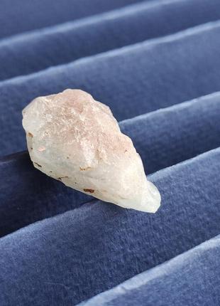 Камінь натуральний поліхромний топаз  29*18*11 мм.