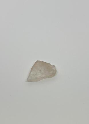 Топаз  камень 25*19*5  мм. натуральный  топаз