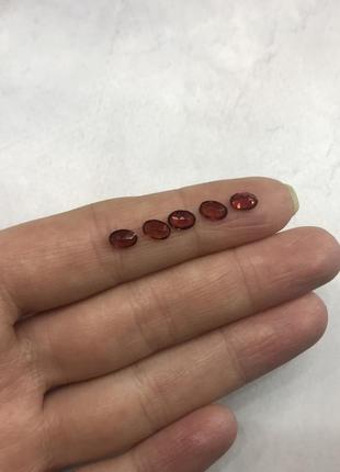 Гранат натуральный камень кабошон под изделие 5.8*3.9*2.4 мм