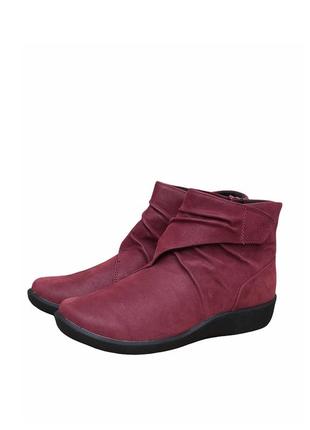Демисезонные ботинки  clarks