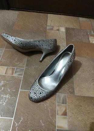 Туфлі 39 розміру