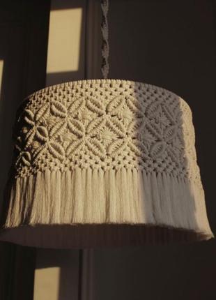 Абажур (люстра) в техніці макраме
