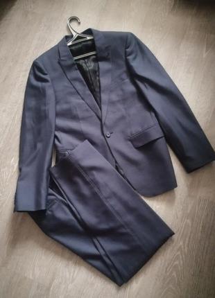 Костюм