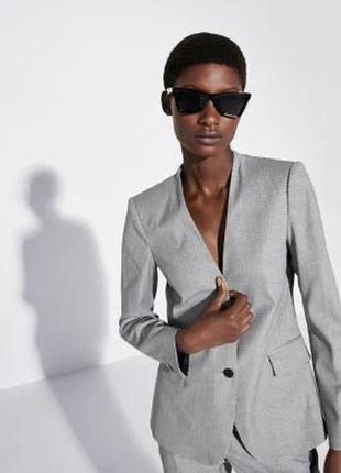 Сірий стильний піджак