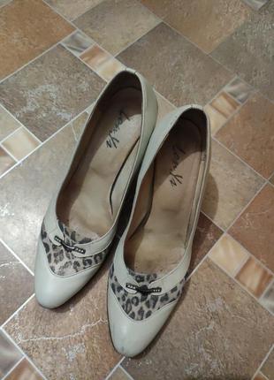 Туфли 39 размера