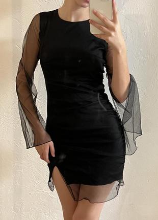Чорна сукня