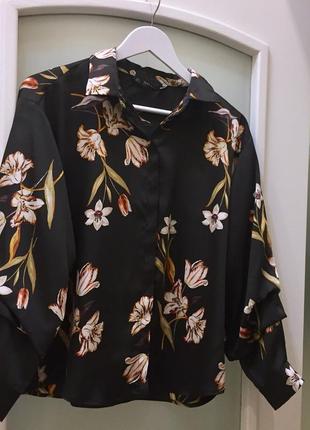 Нова.сорочка з сатину під атлас шовк zara flowing satin shirt flowers print brown оригінал зі свіжи