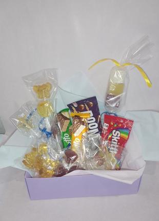 Сладкий бокс. подарочный бокс с конфетами.