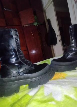 Ботинки осенние bershka new rock