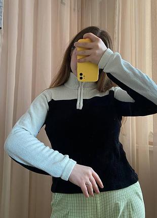 Свитер с горловиной