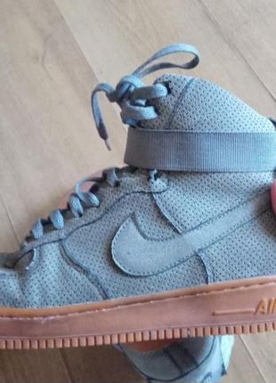 Продам мужские кроссовки nike