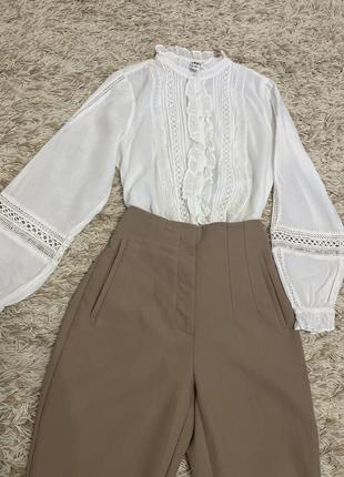 Брюки на високій посадці від zara