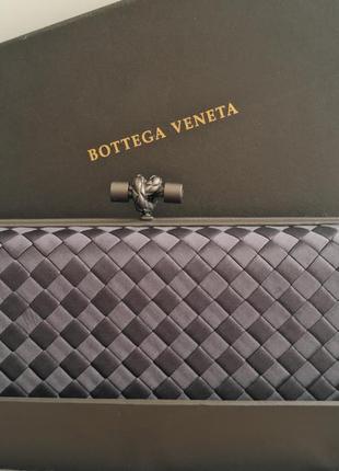 Новий клатч bottega veneta
