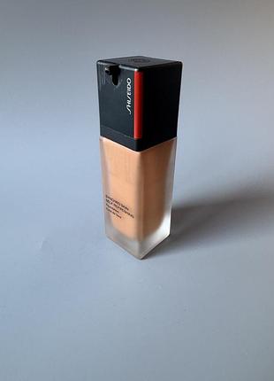 Стойкий тональный крем для черных shiseido