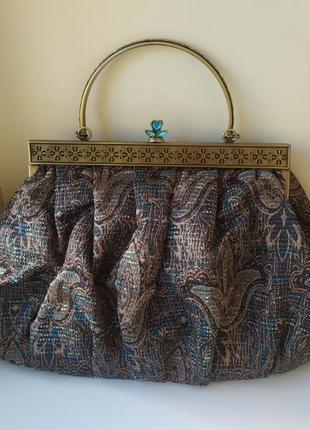 Сумочка в винтажном стиле
