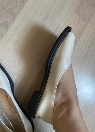 Балетки шкіряні квадратний носок туфлі трендові стильні жіночі кремові ,мʼякі та комфортні- 385 фото