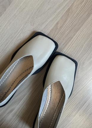 Балетки шкіряні квадратний носок туфлі трендові стильні жіночі кремові ,мʼякі та комфортні- 386 фото