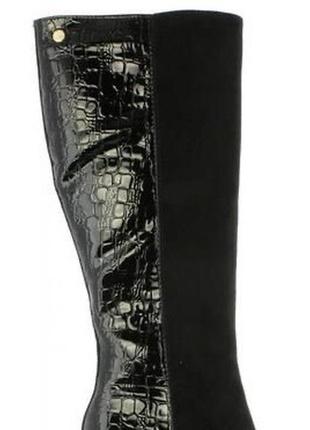 Сапожки черные теплые со вставкой под змеиную кожу и золотой молнией утепленные на меху