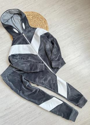 Плюшевый спортивный костюм