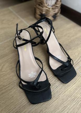 Фірмові босоніжки simply be 38р.6 фото