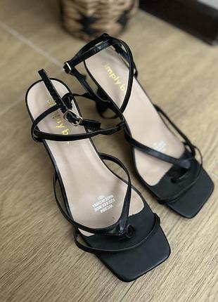 Фірмові босоніжки simply be 38р.9 фото