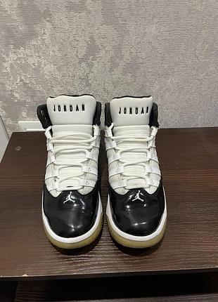 Оригинальные сникерсы/хайтопы nike jordan max aura. размер 36