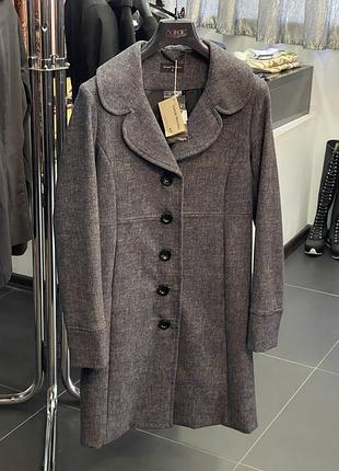 Пальто серое