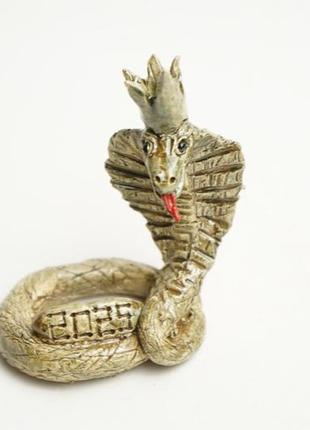 Керамічна фігурка кобри з короною 2025 змія