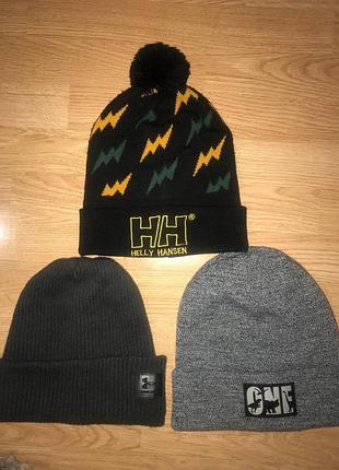 Шапки на мальчика на 12/14 лет.