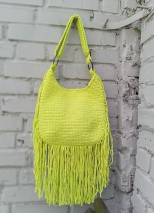Стильна сумка хобо з бахромою у неоновому кольорі