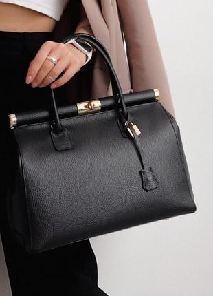 Сумка кожаная женская италия модный саквояж в натуральной коже среднего размера
