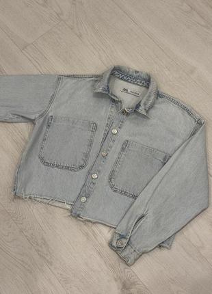 Стильна укорочена джинсовка zara