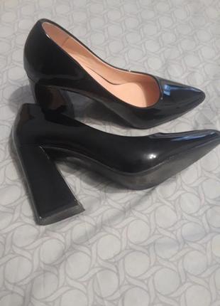 Женская обувь