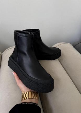 Ботинки без шнурков