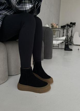 Ботинки без шнурков