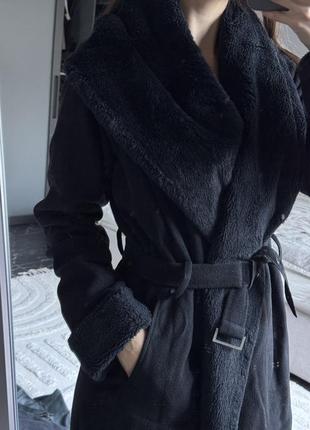 Пальто зимнее теплое с капюшоном черное