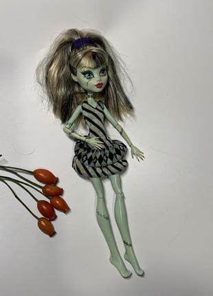 Лялька монстр френкі штейн день фотографії monster high н4927,3 frankie stein б/у  лялька 2008 р. б/