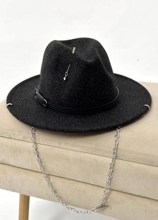 Вовняний капелюх федора з ремінцем, пірсингом, ланцюжком wool sia чорний